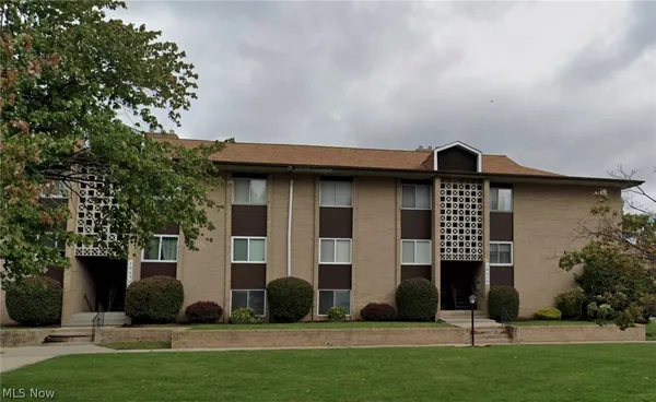 $137,000 | 10408 North Church Drive, Unit 420, Cleveland, OH 44130