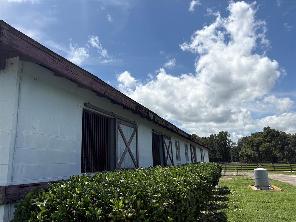 15795 Northwest 86th Avenue Reddick, FL 32686 - Photo 69 of 83 a backyard of a house