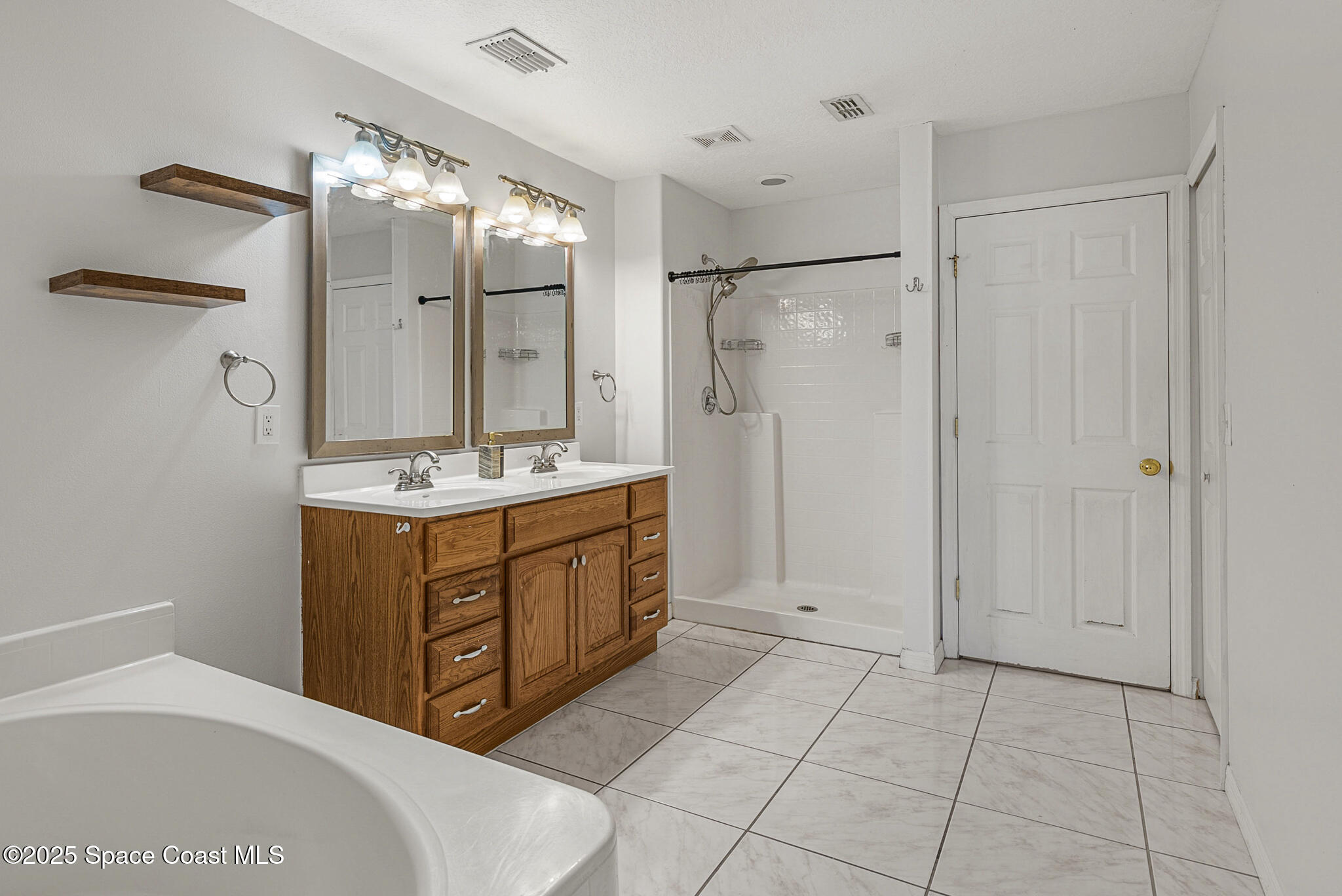 1701 Brookshire Circle Melbourne, FL 32904 - Photo 11 of 60 20250428 1701 Brookshire Cir West Melbou