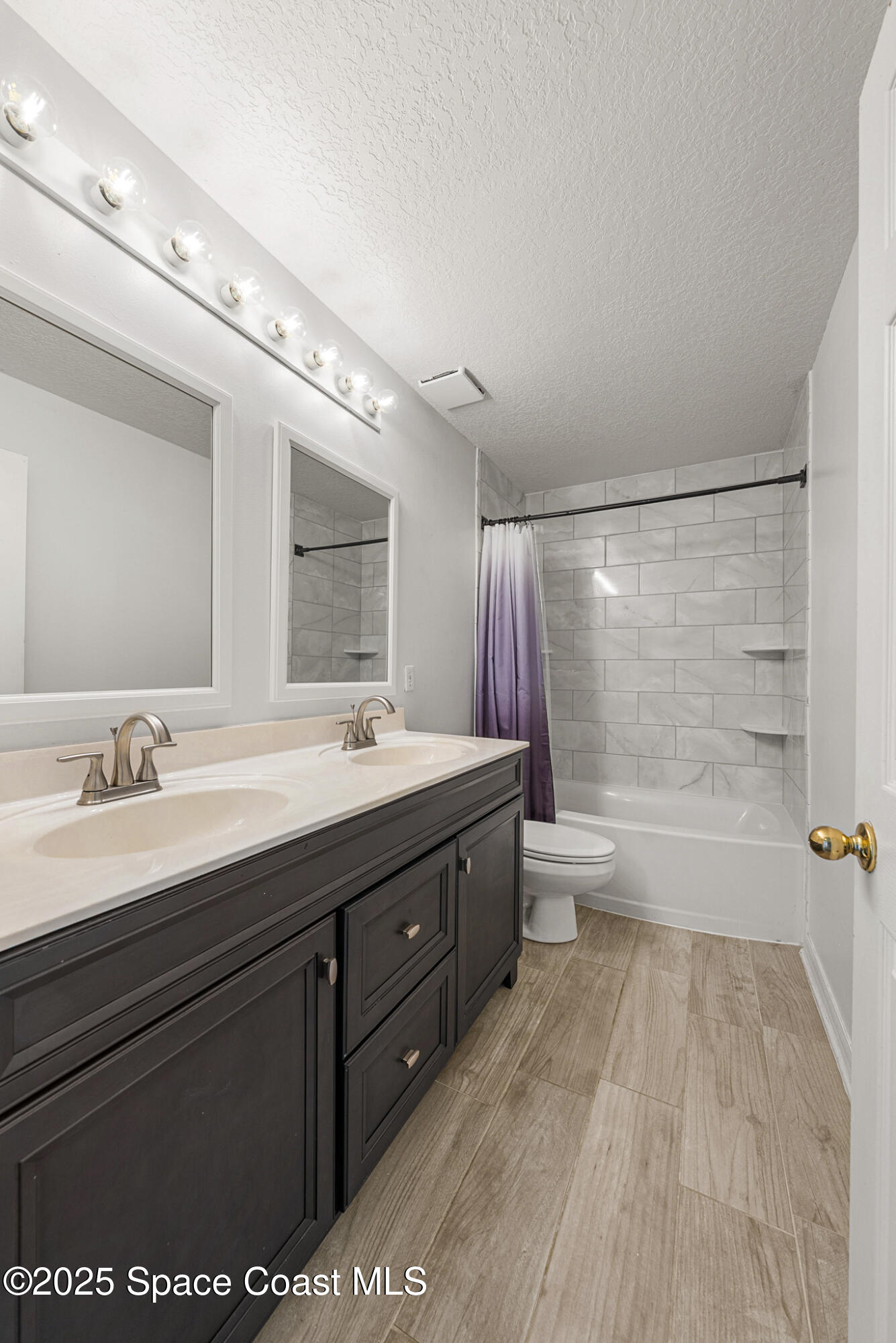 1701 Brookshire Circle Melbourne, FL 32904 - Photo 12 of 60 20250428 1701 Brookshire Cir West Melbou