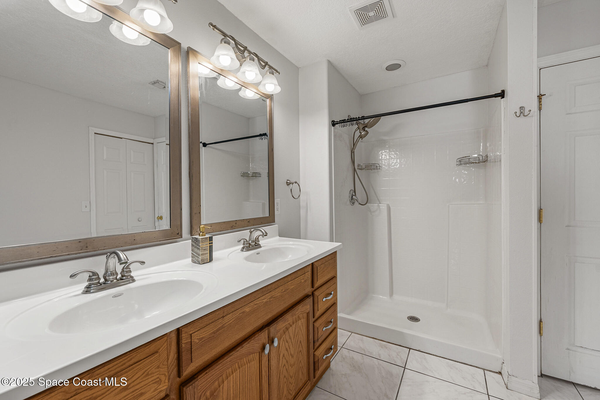 1701 Brookshire Circle Melbourne, FL 32904 - Photo 38 of 60 20250428 1701 Brookshire Cir West Melbou