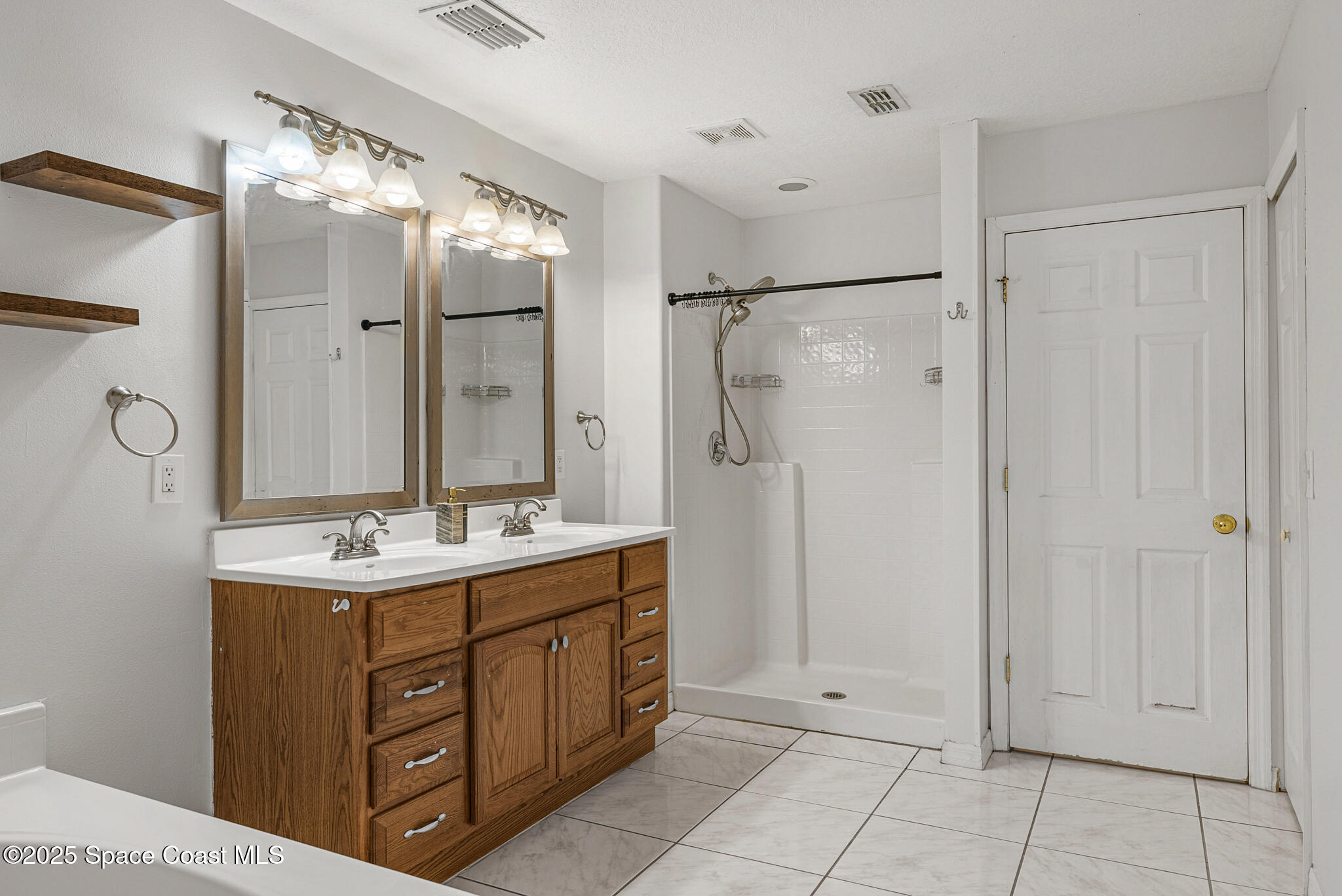 1701 Brookshire Circle Melbourne, FL 32904 - Photo 39 of 60 20250428 1701 Brookshire Cir West Melbou