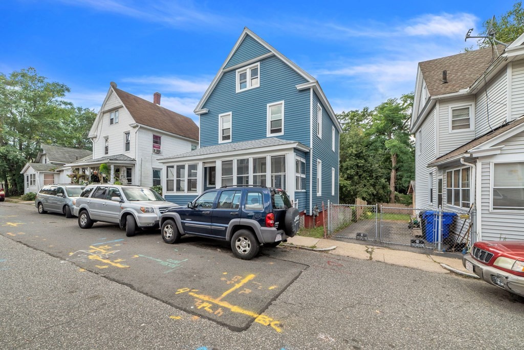 20 Hunt Street Springfield, MA 01108 - Photo 3 of 23