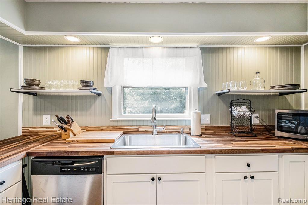 3976 Mitchell Road Lapeer, MI 48446 - Photo 11 of 45