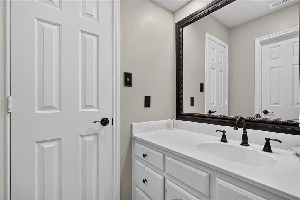 2335 Highlands Creek Road Carrollton, TX 75007 - Photo 21 of 36