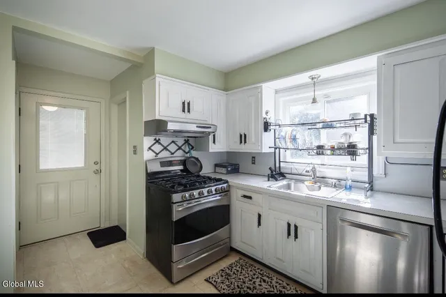 $283,000 | 16 Richland Drive, Glenville, NY 12302