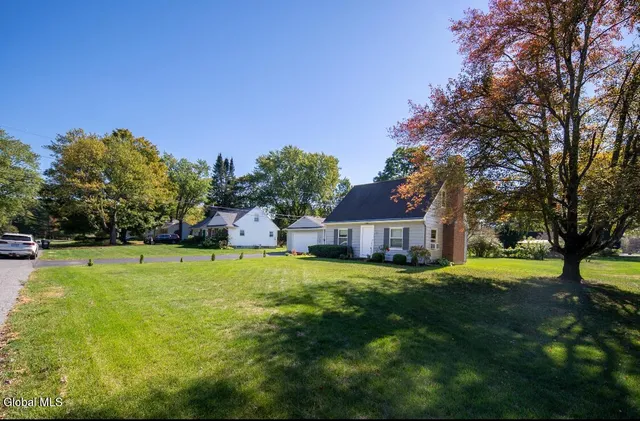 $283,000 | 16 Richland Drive, Glenville, NY 12302