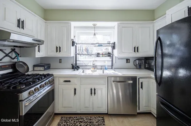 $283,000 | 16 Richland Drive, Glenville, NY 12302