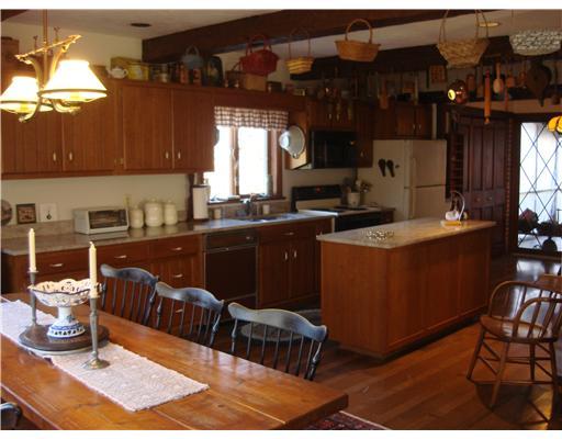 421 Ridge Road Valencia, PA 16059 - Photo 6 of 18 Kitchen. Large Eat in Kitchen with granite counter tops