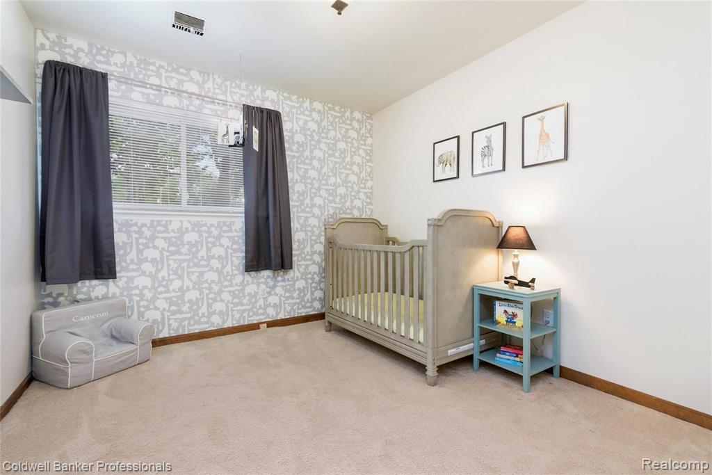22953 Tuck Road Farmington Hills, MI 48336 - Photo 13 of 24