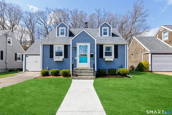 $550,000 | 8 Bartlett Manor, Norwalk, CT 06850