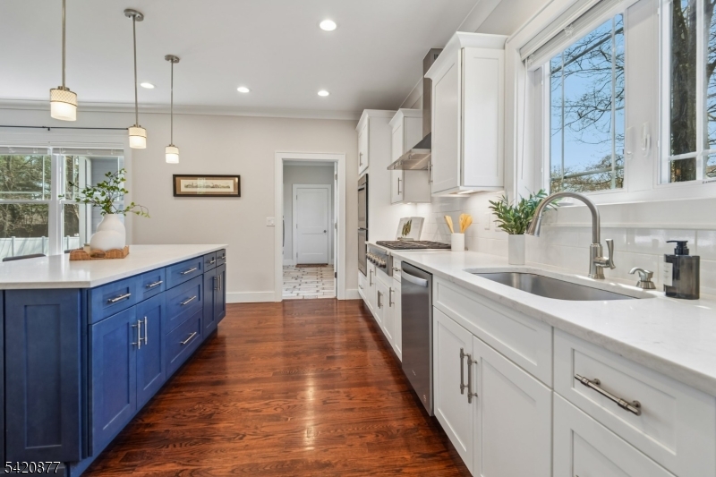 53 Madisonville Road Bernards, NJ 07920 - Photo 8 of 47