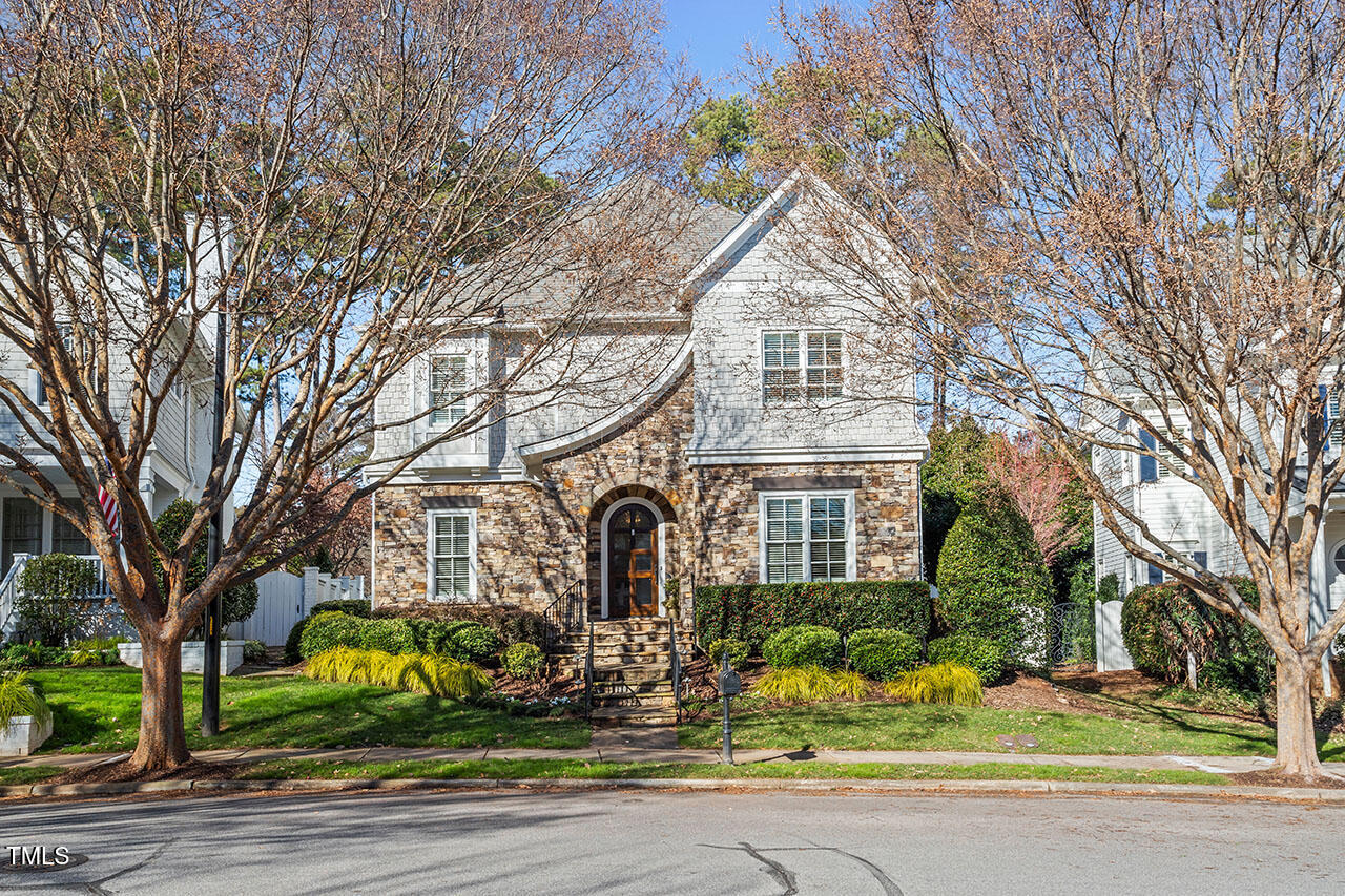 531 Guilford Circle Raleigh, NC 27608 - Photo 2 of 65 531 Guilford Circle_02