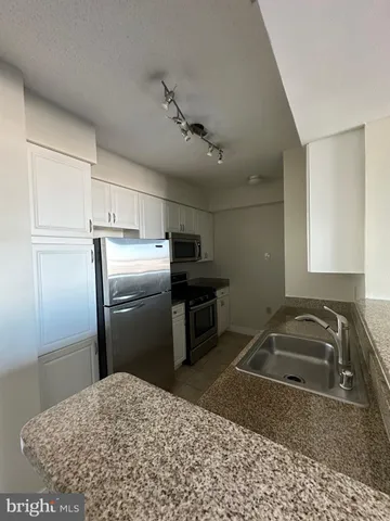 $2,750 | 555 Massachusetts Avenue Northwest, Unit 917, Washington, DC 20001