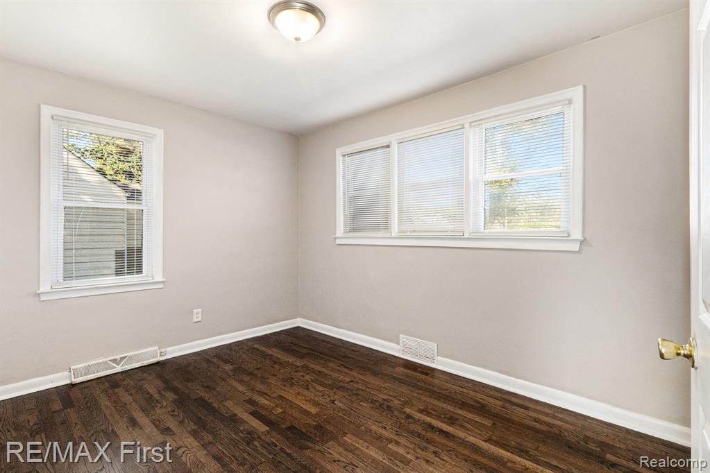 5584 Toepfer Road Warren, MI 48091 - Photo 13 of 25 Gallery Image 13