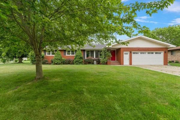 $405,000 | 5866 Ponderosa Drive, Stevensville, MI 49127