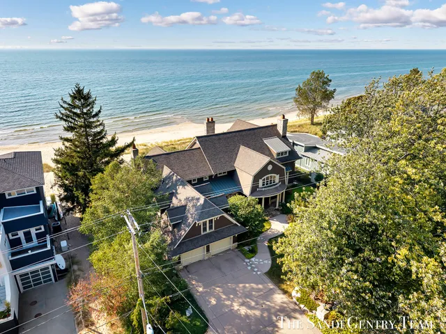$5,995,900 | 19201 North Shore Drive, Spring Lake, MI 49456