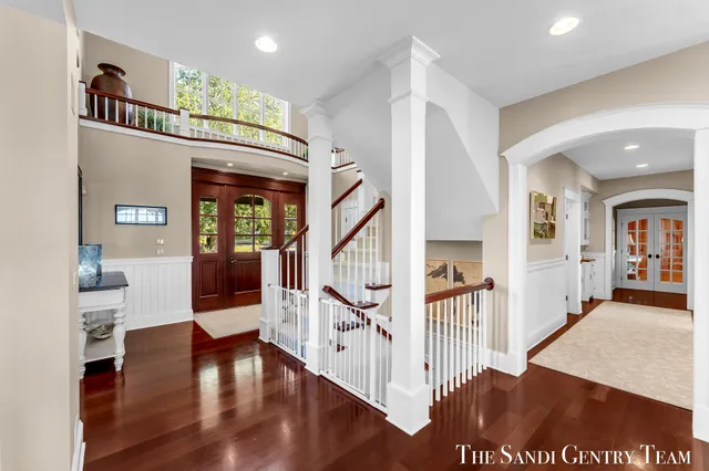 $5,995,900 | 19201 North Shore Drive, Spring Lake, MI 49456