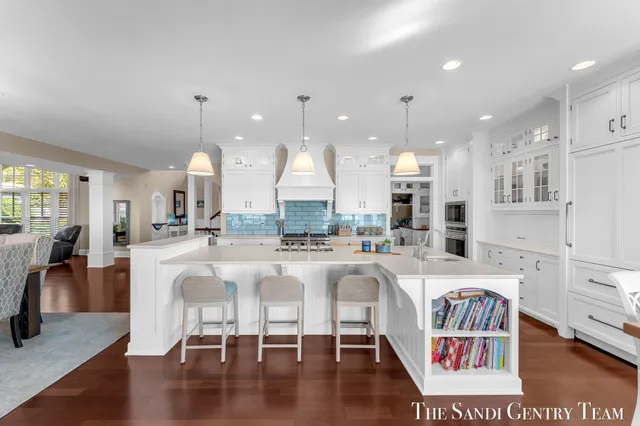 $5,995,900 | 19201 North Shore Drive, Spring Lake, MI 49456