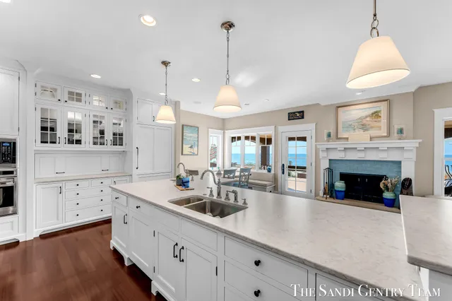 $5,995,900 | 19201 North Shore Drive, Spring Lake, MI 49456