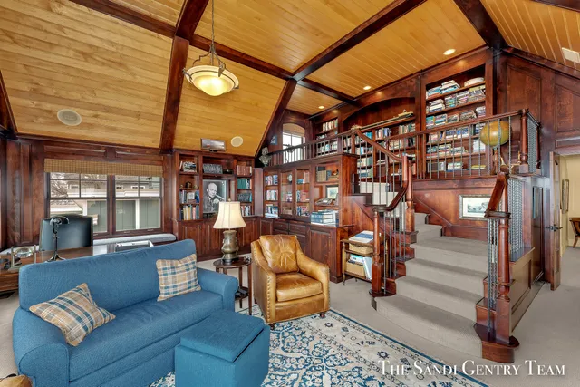 $5,995,900 | 19201 North Shore Drive, Spring Lake, MI 49456