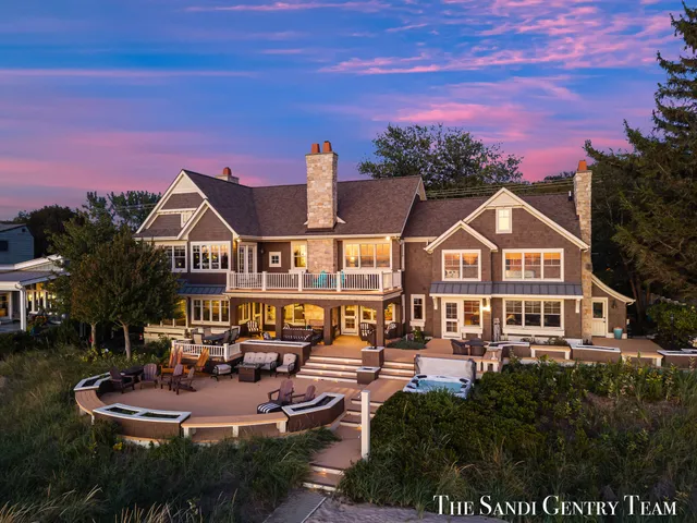$5,995,900 | 19201 North Shore Drive, Spring Lake, MI 49456