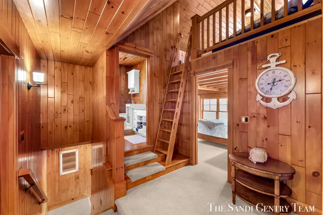 $5,995,900 | 19201 North Shore Drive, Spring Lake, MI 49456