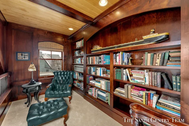 $5,995,900 | 19201 North Shore Drive, Spring Lake, MI 49456