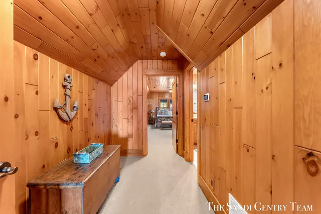 $5,995,900 | 19201 North Shore Drive, Spring Lake, MI 49456