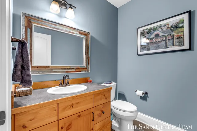 $5,995,900 | 19201 North Shore Drive, Spring Lake, MI 49456