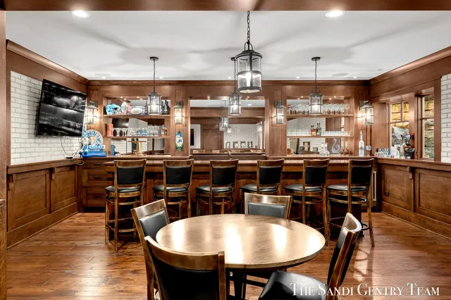 $5,995,900 | 19201 North Shore Drive, Spring Lake, MI 49456