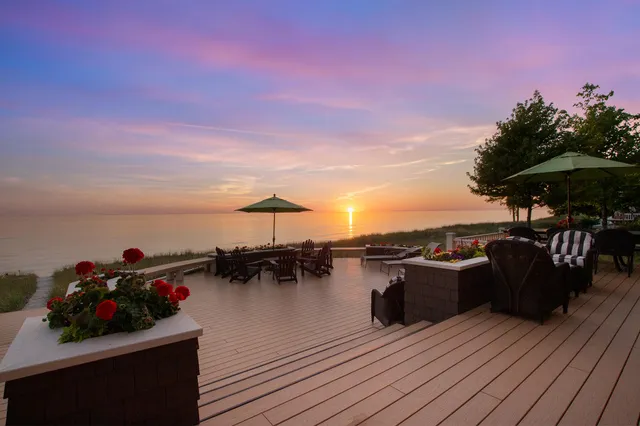 $5,995,900 | 19201 North Shore Drive, Spring Lake, MI 49456