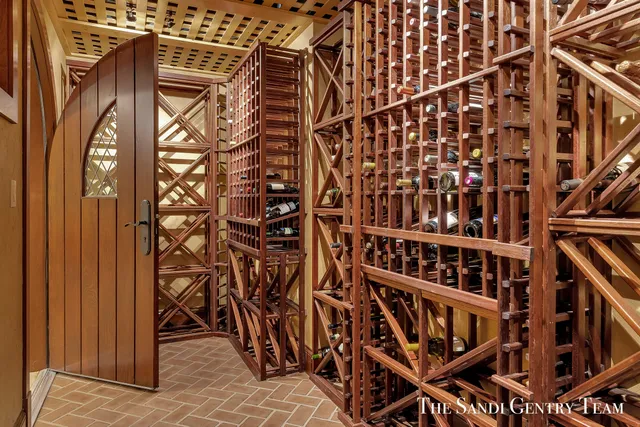 $5,995,900 | 19201 North Shore Drive, Spring Lake, MI 49456