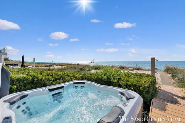 $5,995,900 | 19201 North Shore Drive, Spring Lake, MI 49456