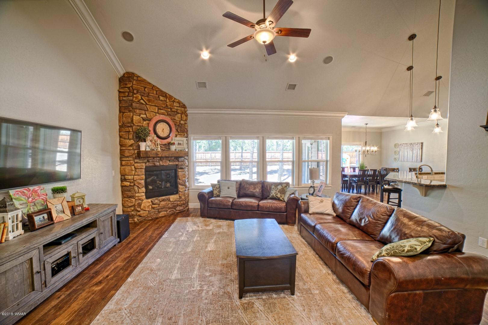 3021 West Alpine Rdg Road Show Low, AZ 85901 - Photo 2 of 31 Gallery Image 2