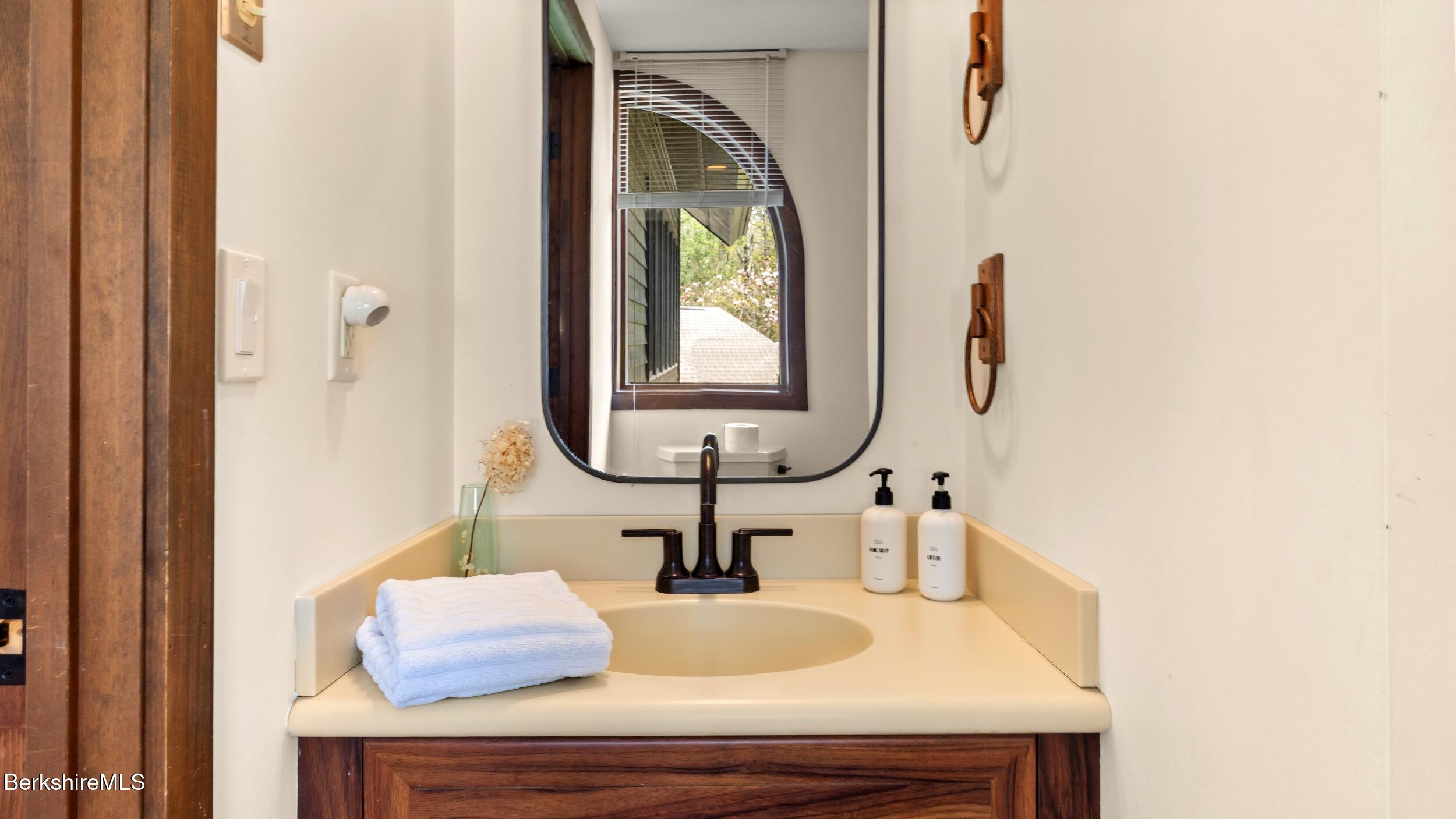89 North Undermountain Road Egremont, MA 01230 - Photo 37 of 57 SECOND FLOOR FULL BATHROOM