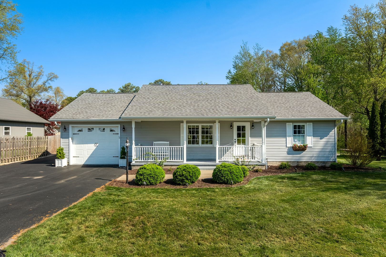 370 Woodlake Road Eldorado, IL 62930 - Photo 1 of 35
