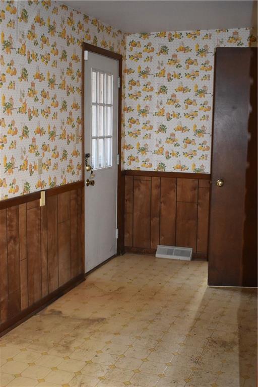 228 Harbison Road Sarver, PA 16055 - Photo 23 of 25 MUD ROOM