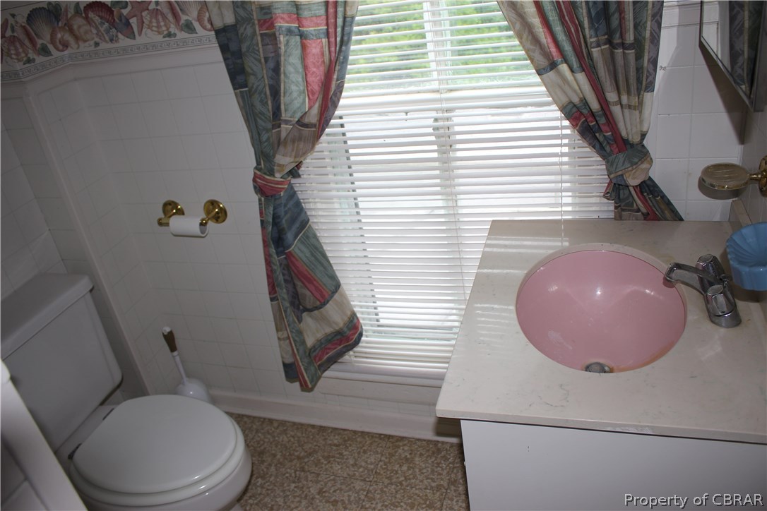 2464 Old Ferry Road Hudgins, VA 23076 - Photo 25 of 48