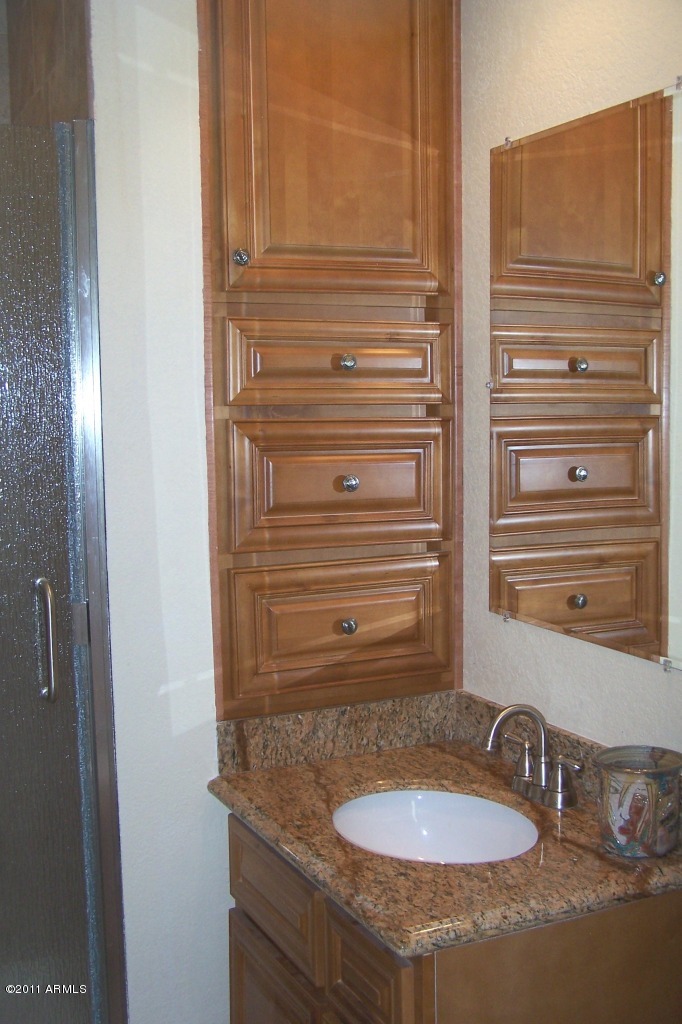 3312 North Prospectors Road Apache Junction, AZ 85119 - Photo 14 of 19 Private Bathroom