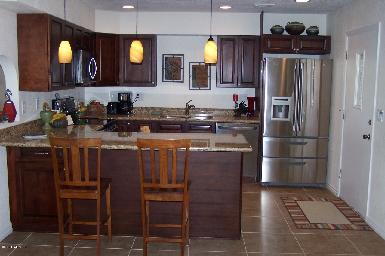 3312 North Prospectors Road Apache Junction, AZ 85119 - Photo 3 of 19 Kitchen