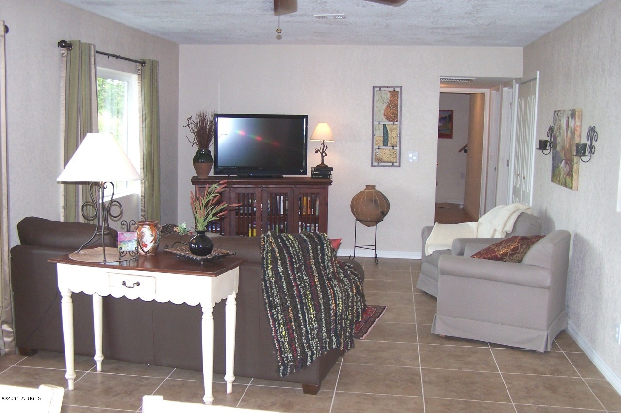 3312 North Prospectors Road Apache Junction, AZ 85119 - Photo 6 of 19 Great Room