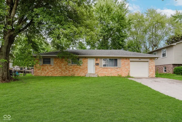 $209,000 | 5 Whitewood Court, Beech Grove, IN 46107