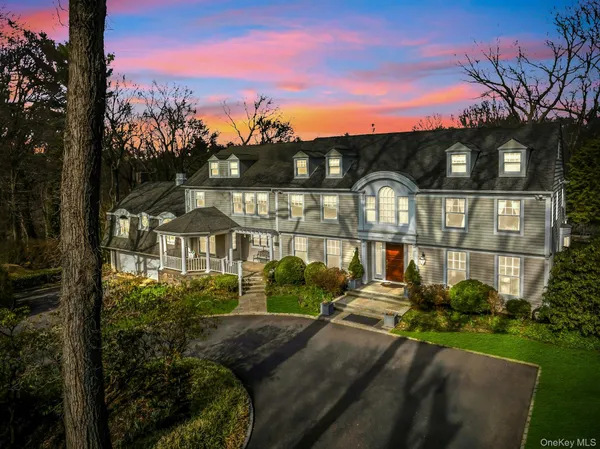 $4,250,000 | 10 Redmond Lane, Oyster Bay, NY 11771