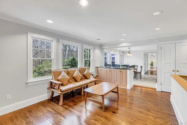 $4,250,000 | 10 Redmond Lane, Oyster Bay, NY 11771