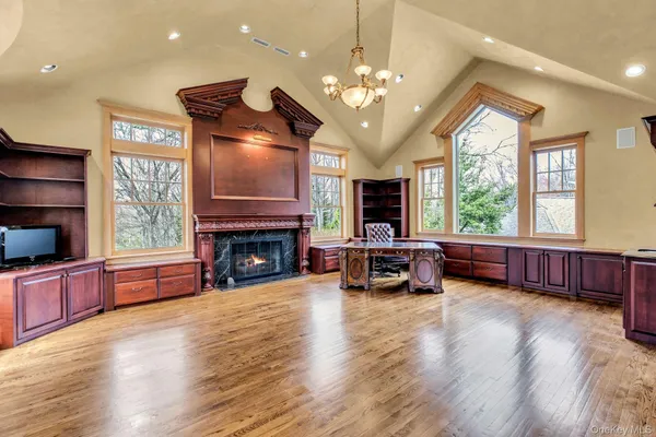 $4,250,000 | 10 Redmond Lane, Oyster Bay, NY 11771