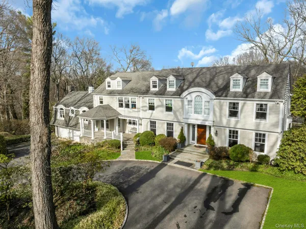 $4,250,000 | 10 Redmond Lane, Oyster Bay, NY 11771