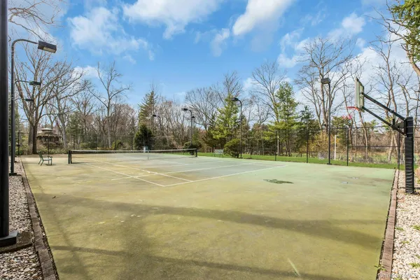 $4,250,000 | 10 Redmond Lane, Oyster Bay, NY 11771