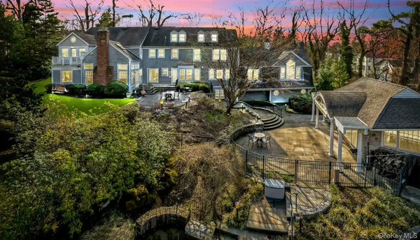 $4,250,000 | 10 Redmond Lane, Oyster Bay, NY 11771