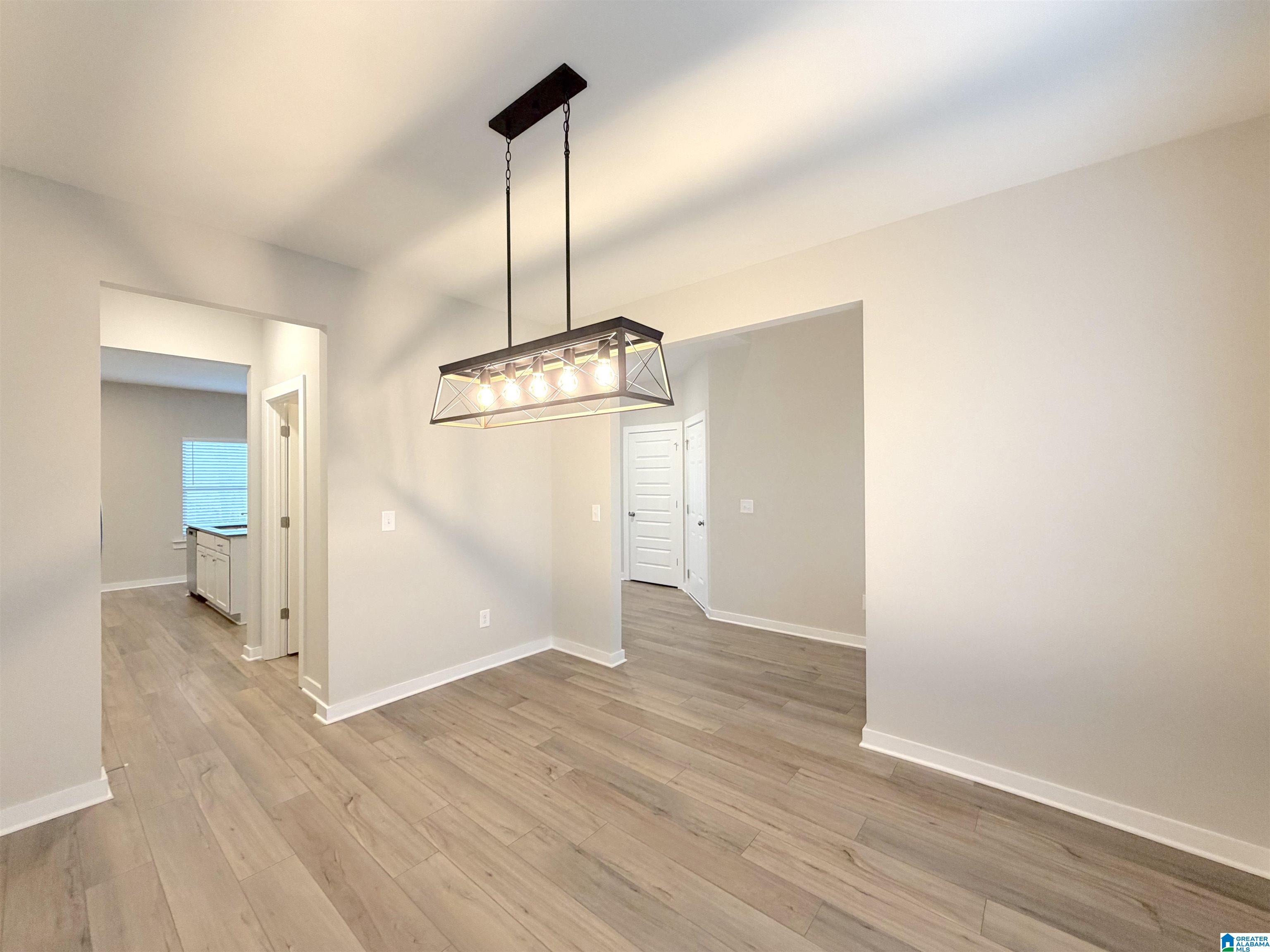 109 Kings Way Jasper, AL 35501 - Photo 5 of 38